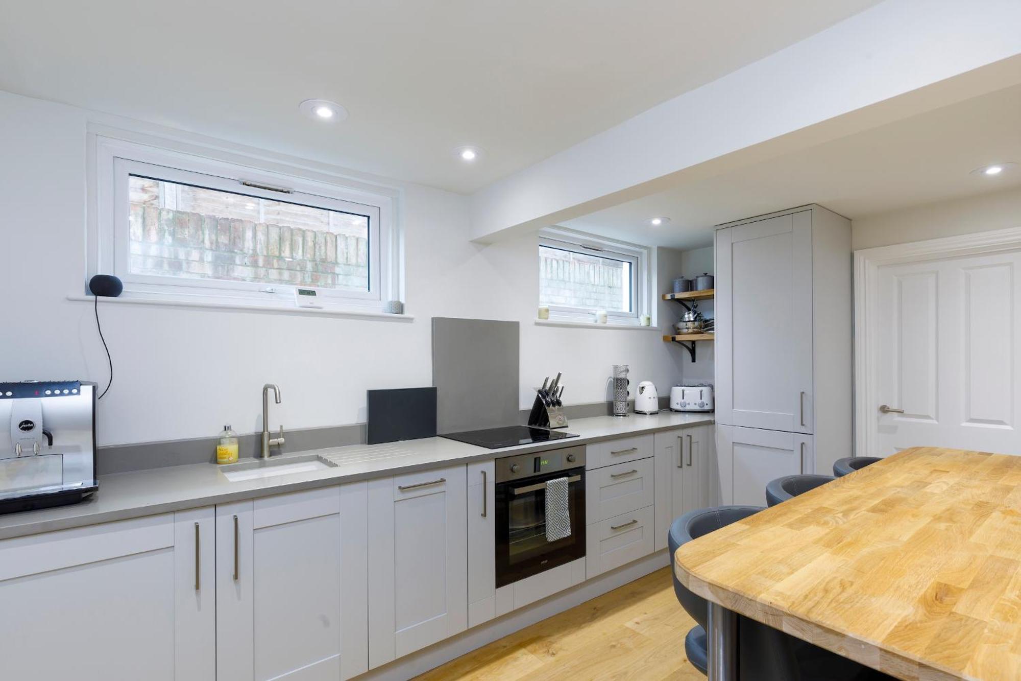 Spacious 2 Bedroom Apartment With Beautiful Garde Hove Buitenkant foto